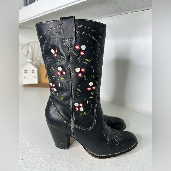 Seychelles Black Leather Floral Embroidered Western Boots – Women’s 7.5 - Picture 4 of 9
